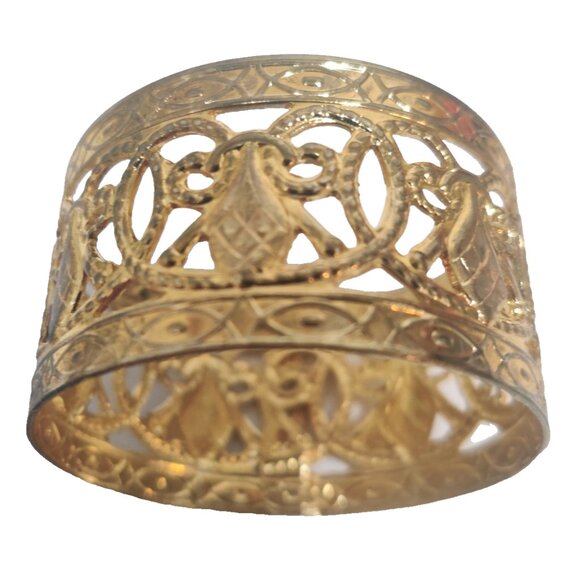 Vintage Set of 18 Gold Tone Metal Napkin Rings With Etched Design 1.75x1" NEW - Picture 3 of 12